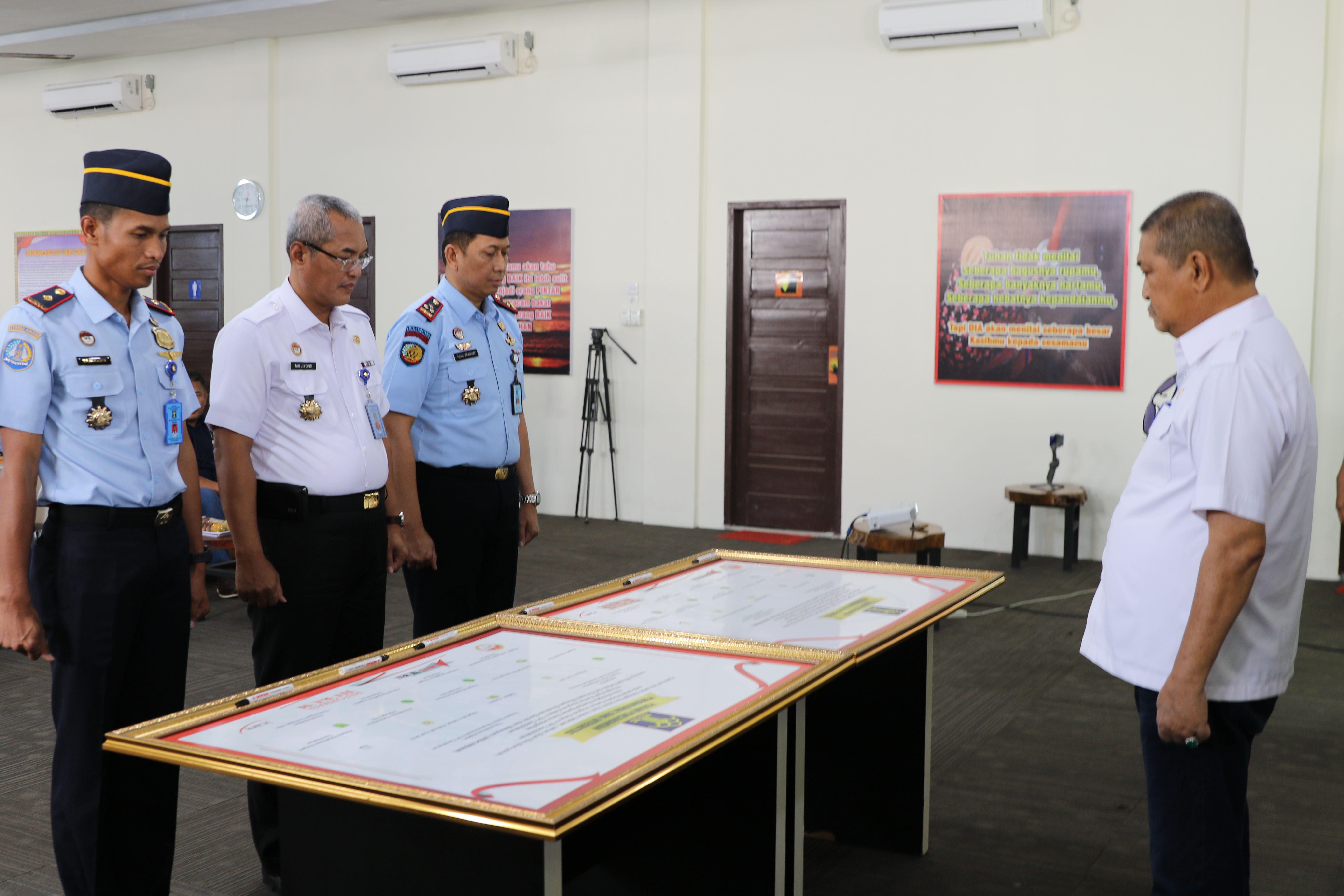 Penandatanganan Piagam Pencanangan Pembangunan Zona Integritas